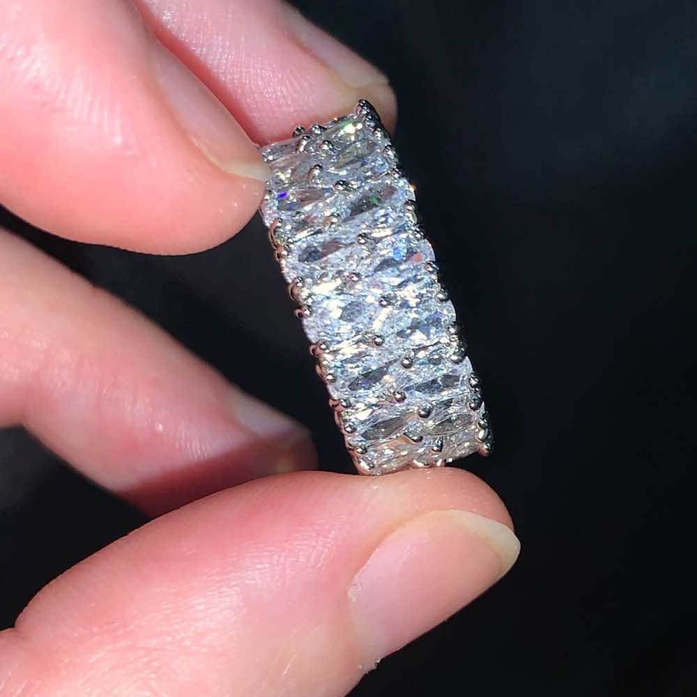 $248 NEW WHITE SAPPHIRE STERLING SILVER BAND SIZE 7 ONLY